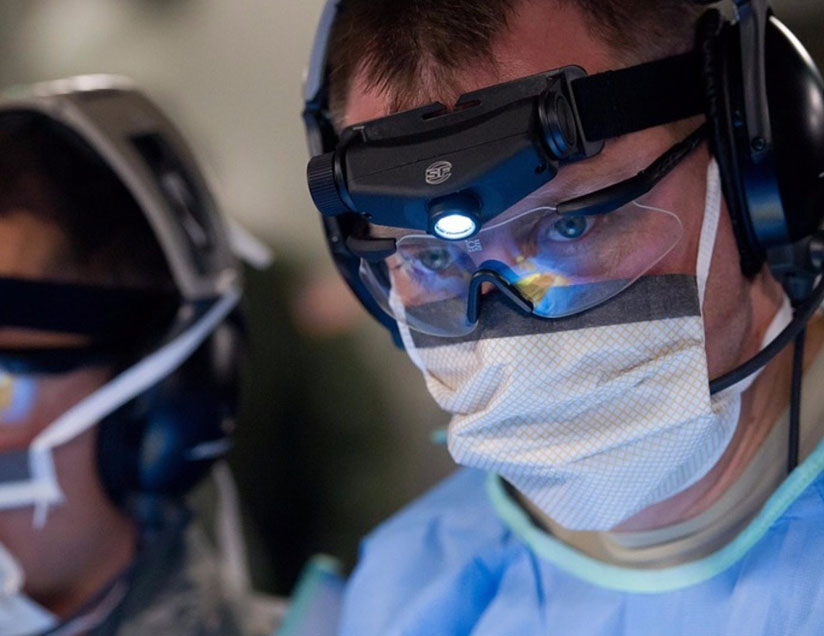 Military-medicine-u-s-sailors-soldiers-teach-combat-medical-care-course